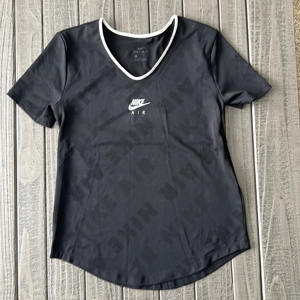NWOT Nike Air open back, short sleeve work out top